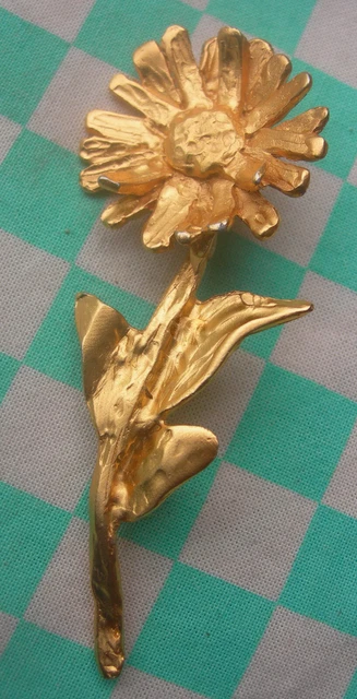 Broche Vintage CIRO – Métal Doré Texturé Strass Clairs Et Noirs – Années 1970