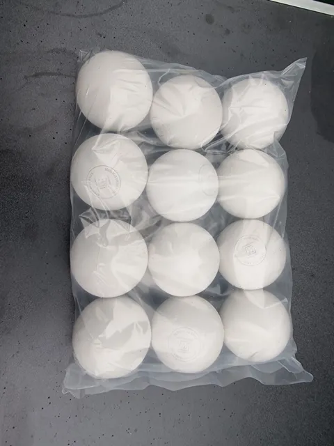 Lacrosse : 12 white balls :official size and weight