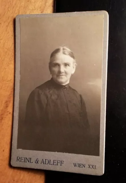 70 Jahre alte Frau - Portrait / CDV Reinl & Adleff Wien XXI