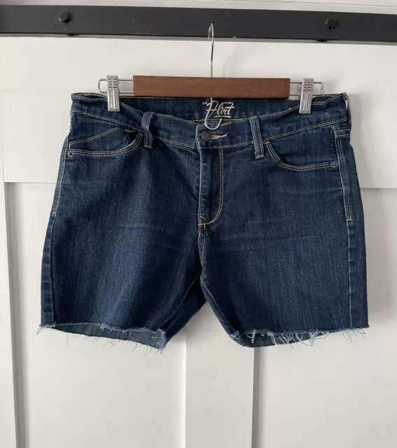 Old Navy the Flirt Womens Blue Denim Cut Off Shorts size 8 