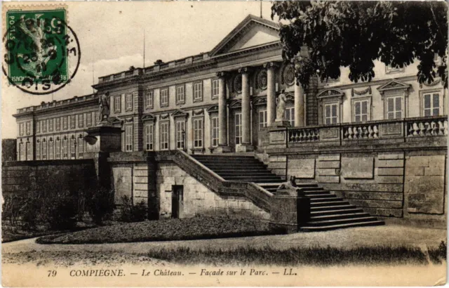 CPA Compiegne - Le Chateau - Facade sur le Parc (1031847)