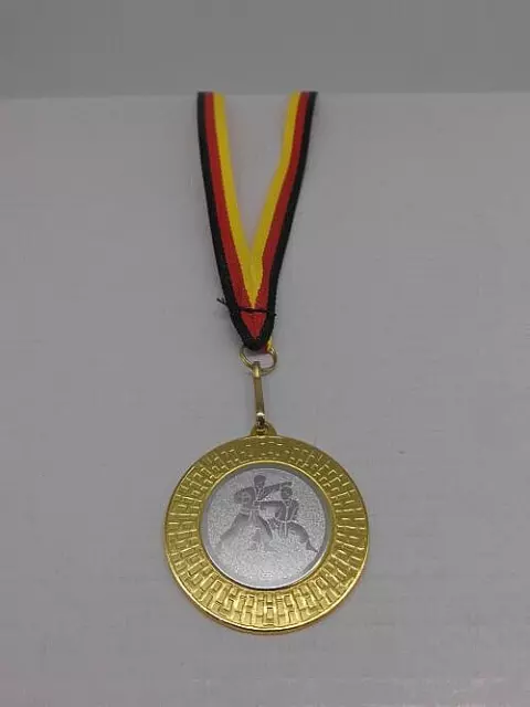Karate Pokal Kids Medaillen mit Band&Emblem Turnier Pokale Taekwondo (9285)