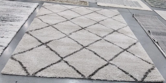 IVORY / GREY 8' X 10' Back Stain Rug, Reduced Price 1172737221 SGH281A-8
