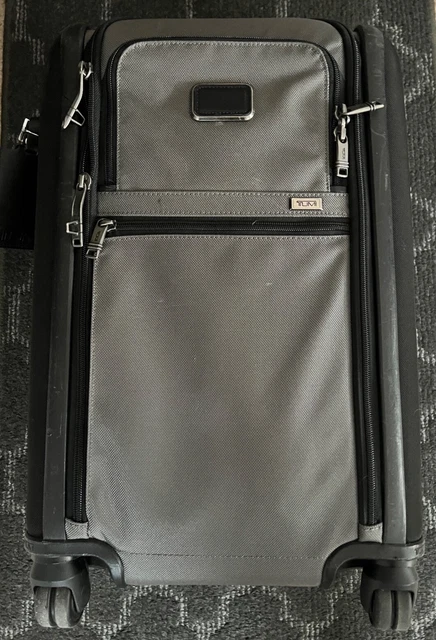 Tumi Alpha 3 International  4-Wheeled Carry On - Castle Gray Grey Expandable