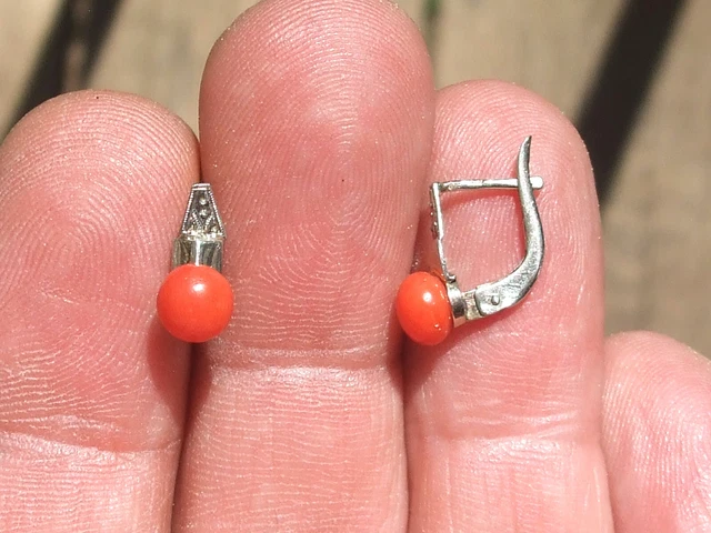 Boucles D'oreilles Anciennes Dormeuses En Or Blanc 18k Avec Pierre Blanche (saphir ?) - 4 Grammes