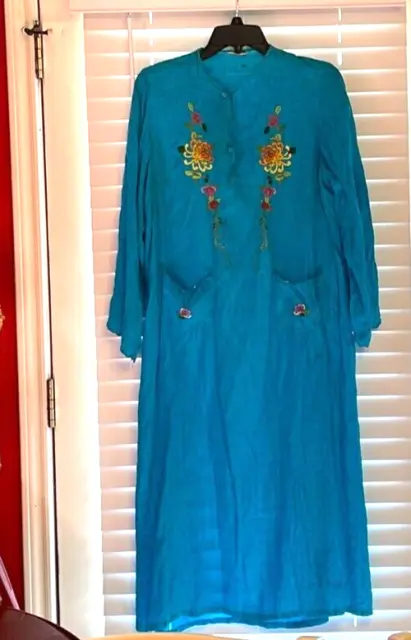 Vintage GOLDEN BEE Teal Blue SILK CHINESE KIMONO ROBE DRESS Embroidered Floral S