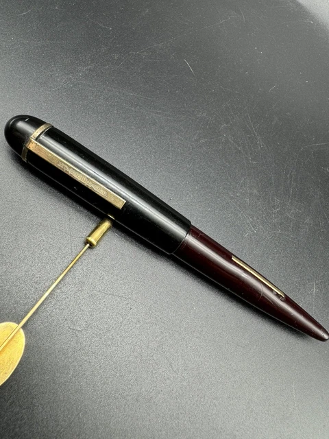 Vintage 1940's EVERSHARP "SKYLINE" Lever-fill FOUNTAIN PEN w/ 14k GOLD NIB