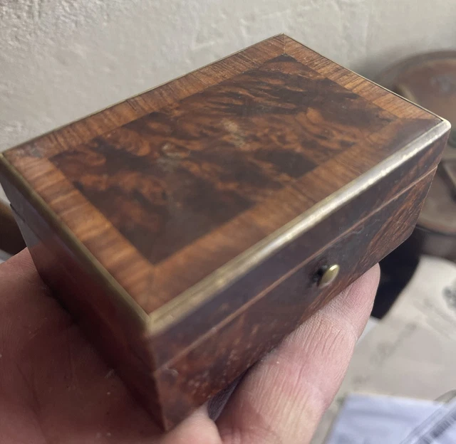 Boîte De Jeu Ancienne En Marqueterie Et Ronce De Noyer - Style Vintage - Fabriqué En France