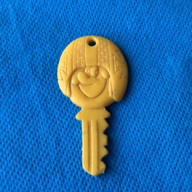 1974 R & L Cereal toys, Kellogg’s Kiddy Keys in Yellow.