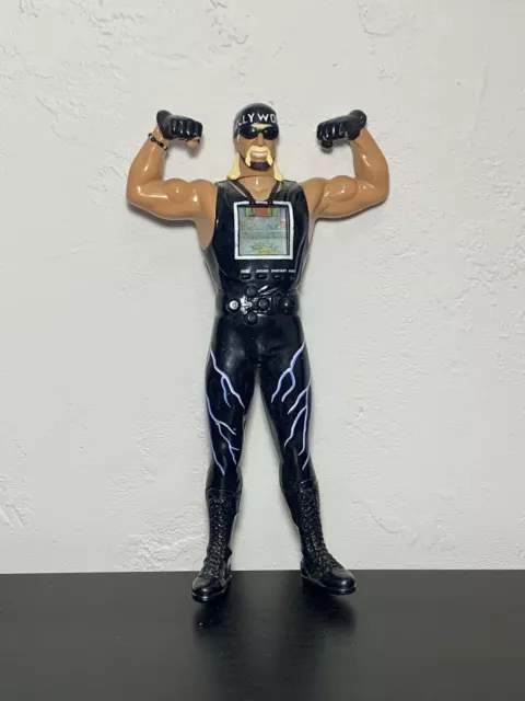 1999 WCW Wrestling Hollywood Hulk Hogan LCD Video Game by Tiger Electronics