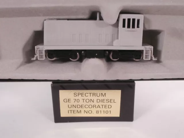 HO Gauge Bachmann Spectrum Undecorated  GE 70 Ton Diesel Switcher, #81101, New