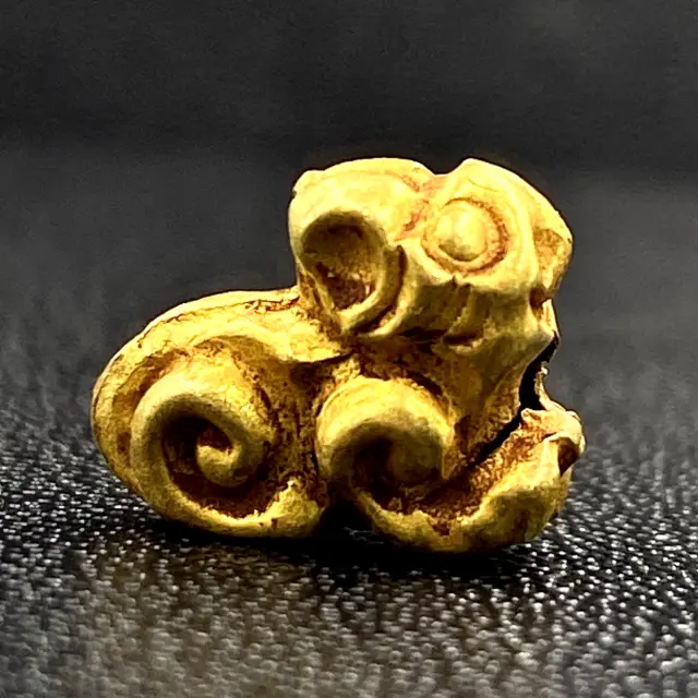 Vintage Lion Gold Animals figures Beads from Pyu Period South east Asia
