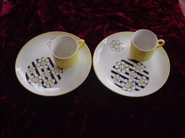 (2) Vintage retro snack cup & plates canary yellow flower motif Fitz Floyd?