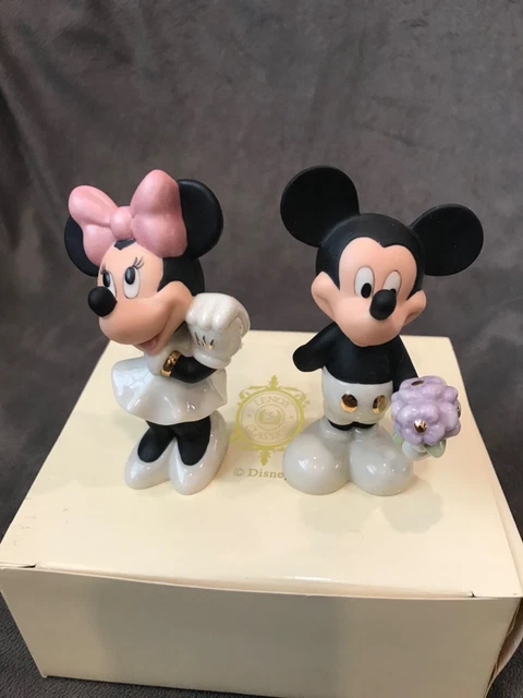 Lenox Walt Disney Classics Mickey & Minnie Salt & Pepper Shaker Set 3 7/8” Lenox Walt Disney Classics Mickey & Minnie Salt & Pepper Shaker Set 3 7/8”