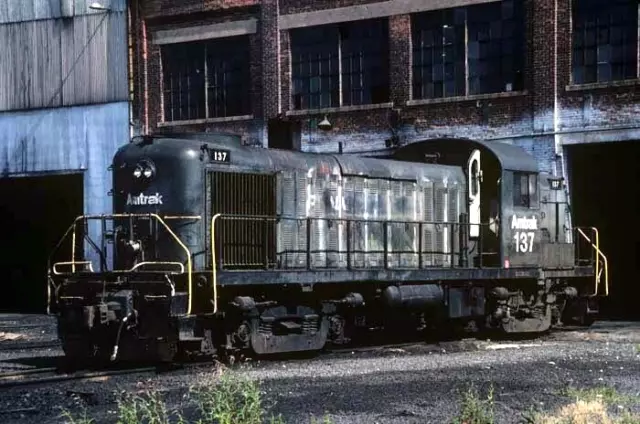 Amtrak 137 @ NEW HAVEN, CT_AUG 19, 1981_ _ORIGINAL TRAIN SLIDE