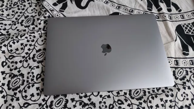 Macbook Pro 16" 2019 500 Gb SSD - i7-9750H /16Gb RAM Radeon Pro 5300M A2141