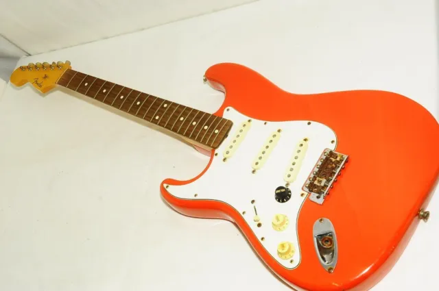 Fender Japan Stratocaster pour guitare électrique gaucher série P réf. 5367