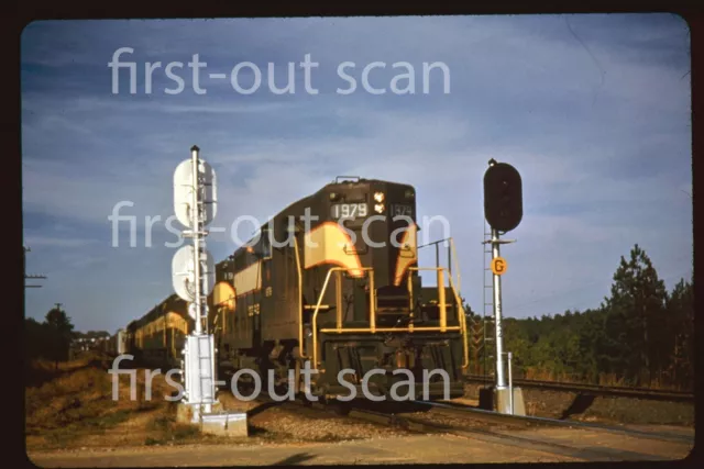 F DUPLICATE SLIDE - Seaboard SAL 1979 GP-9 Action Splitting Signals