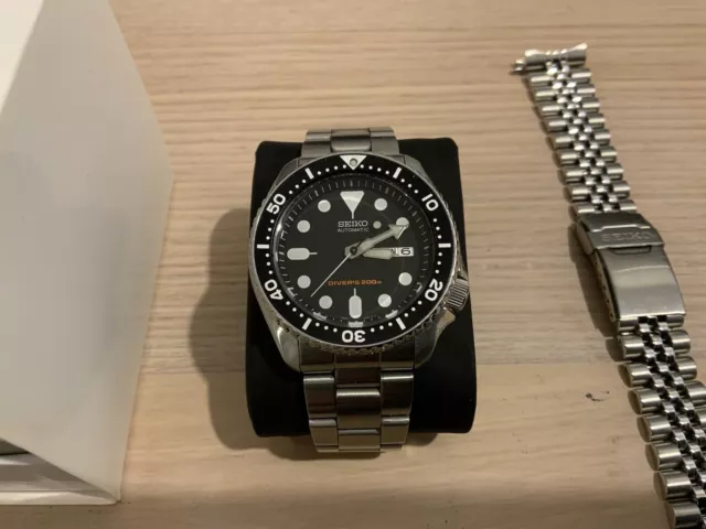 Seiko Prospex Men's Black Watch - SKX007