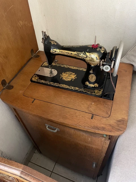 Machine à Coudre Ancienne SINGER Portable – Électrique Et En Bon état