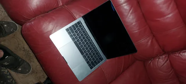 Apple MacBook Pro 13" (128GB SSD, Intel Core i5, 2.3GHz, 8GB RAM) Laptop -...