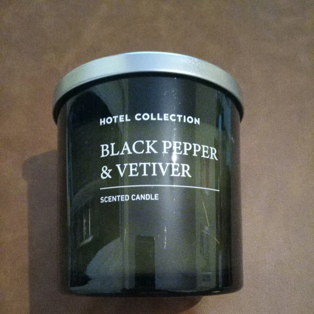 ALDI HOTEL COLLECTION BLACK PEPPER VETIVER Scented Large Candle