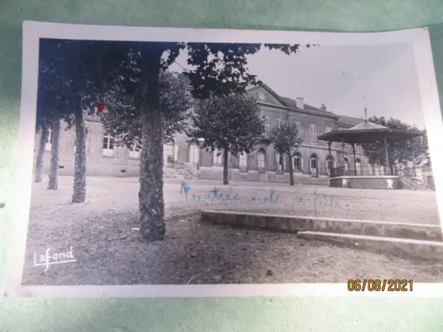 CPA Lorette en Loire, La mairie et l'école, écrite, état moyen, Lafond  Q