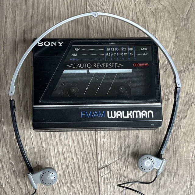 SONY WALKMAN CASSETTE w/AutoReverse Black WMF77 Radio Cassette DOES NOT WORK EUR 33,70