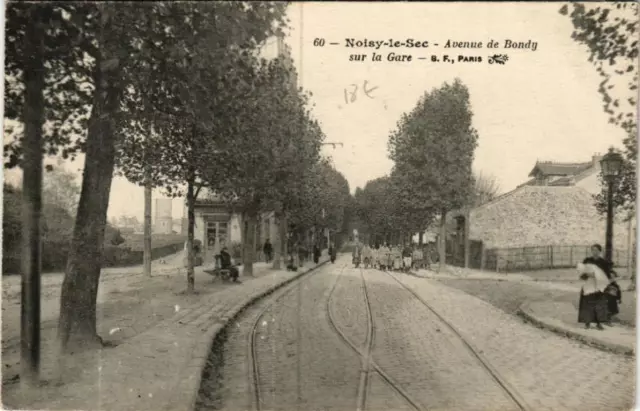 CPA AK NOISY-le-SEC Avenue de BONDY sur la Gare (569589)