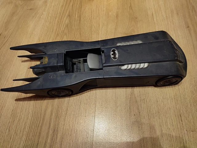 VINTAGE 1993 KENNER Batman The Animated Series Batmobile Boxed Vehicle
