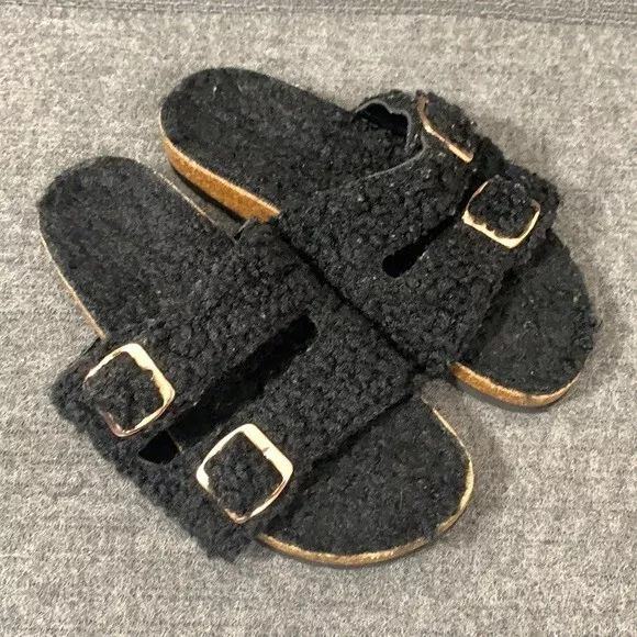 Bamboo Sandals Womens Size 7 Black Faux Fur lined Defeat-75 Buckle Strap Slides