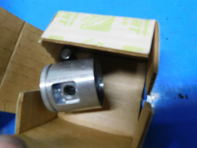New Piston 11215 For Wright Saw Chainsaw ---- Box 1600 S New Piston 11215 For Wright Saw Chainsaw ---- Box 1600 S