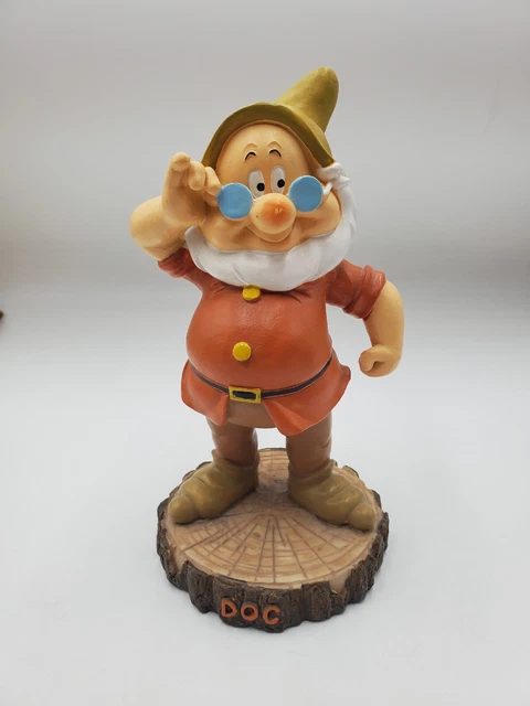 Disney Seven Dwarfs Doc Garden Statue  9 INCHES