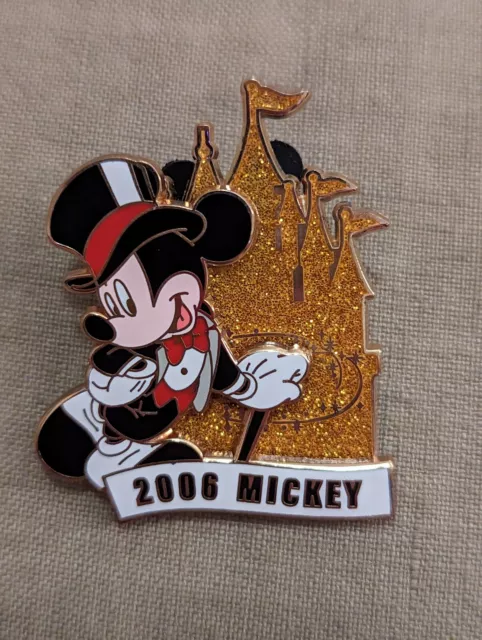 2006 Disney Visa Cardholder Exclusive Glitter Mickey Official Disney Trading Pin
