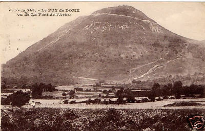 CPA 63 le PUY DE DOME seen from the font of the tree
