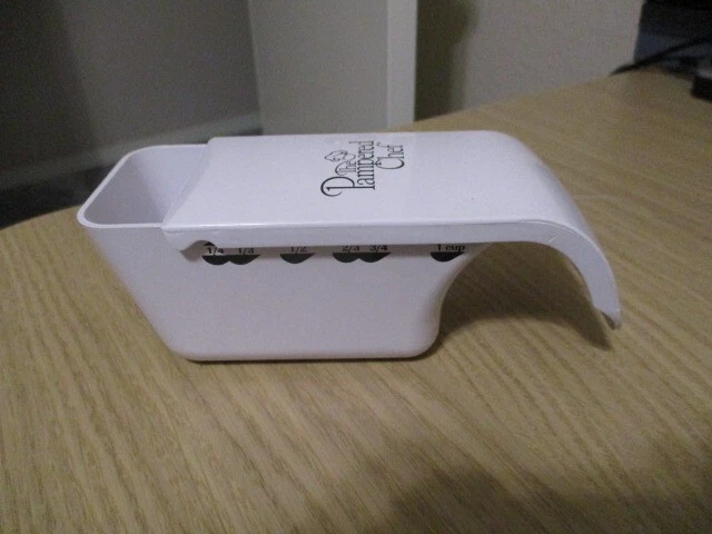 The Pampered Chef Adjustable Measuring Cup ~ Measures Cups & ML 