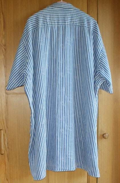 Chemise Homme Aeropostale Taille L - Blanche Et Bleu Clair, Manches Courtes, Coupe Classique, Occasion Très Bon état