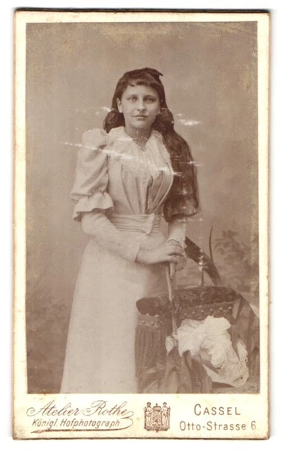 Fotografie Atelier Rothe, Cassel, Otto-Strasse 6, Portrait junge Dame in modisc
