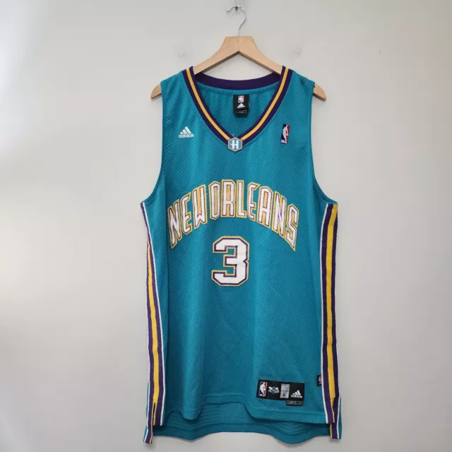 theScore on X: Vintage Chris Paul OKC Hornets jersey selling for almost  $2000 on . 😮🔥 (📸: /wtlovett)  / X