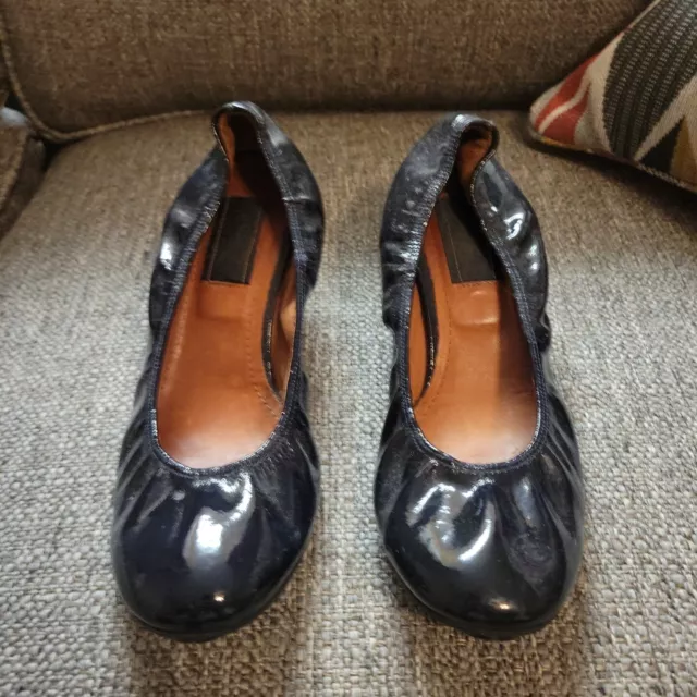 LANVIN Navy Blue Patent Leather Pumps Shoes Flats Kitten Heel 39 2