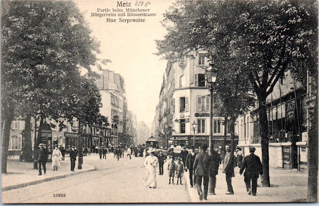 57 METZ - la rue serpenoise.