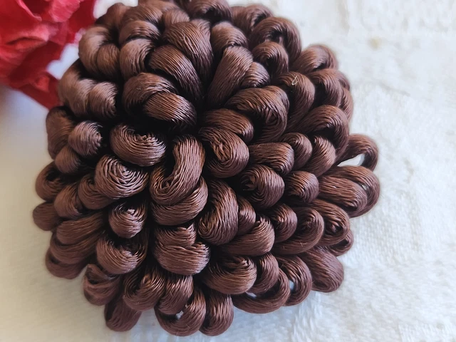 Lot De Boutons Anciens En Résine Et Passementerie Brun - Mercerie Vintage, Occasion