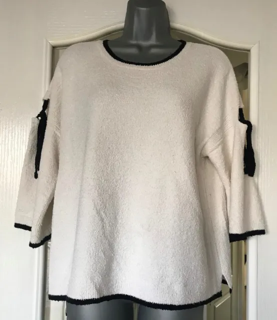 Pull crème Marks and Spencer avec cravate/découpe sur les bras - taille moyenne