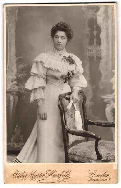 Fotografie Martin Herzfeld, Dresden, Pragerstr. 7, Portrait junge Dame im Spitz