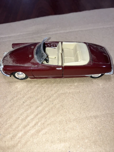 Peugeot D4b WELLY 1/43 Citroën DS 19 Cabriolet Rouge - Modèle Neuf En Boîte Modèle Réduit Citroën DS 19