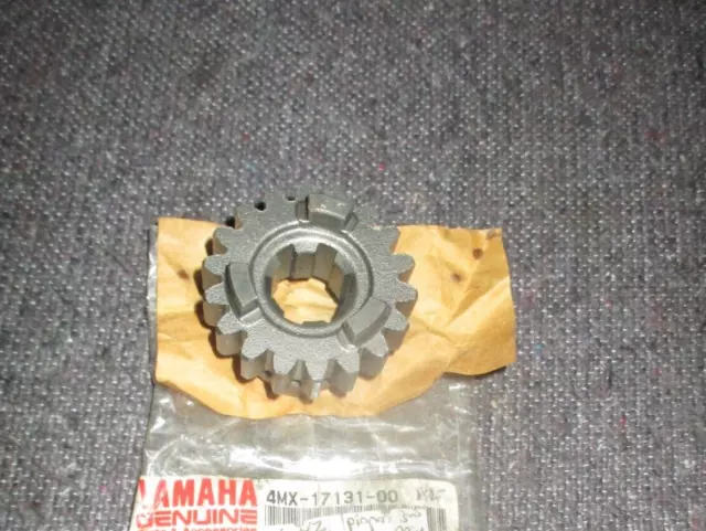 pignon de 3ème primaire 18 dents neuf YAMAHA 250 YZ 1995 1996 réf 4MX-17131-00