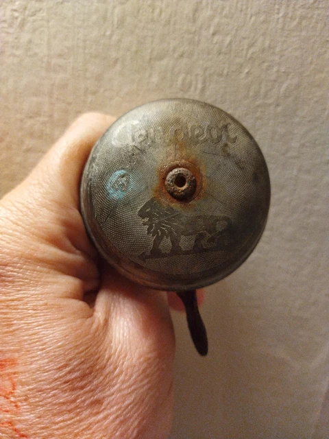 Ancien fer à onduler et à cranter en métal à manette - Le Grenier de