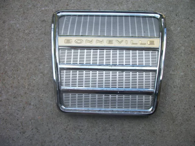1961 1962 Pontiac Bonneville Convertible Hard Top Nice Rear Speaker Seat Grill.
