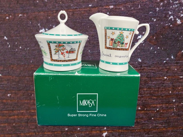 New In Box Mikasa Christmas Wish Creamer And Sugar Bowl With Lid Hk713/589