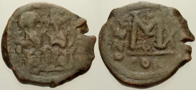 051. Byzantine Bronze Coin. JUSTIN II & Sophia, AE-Follis. Constantinople. VG
